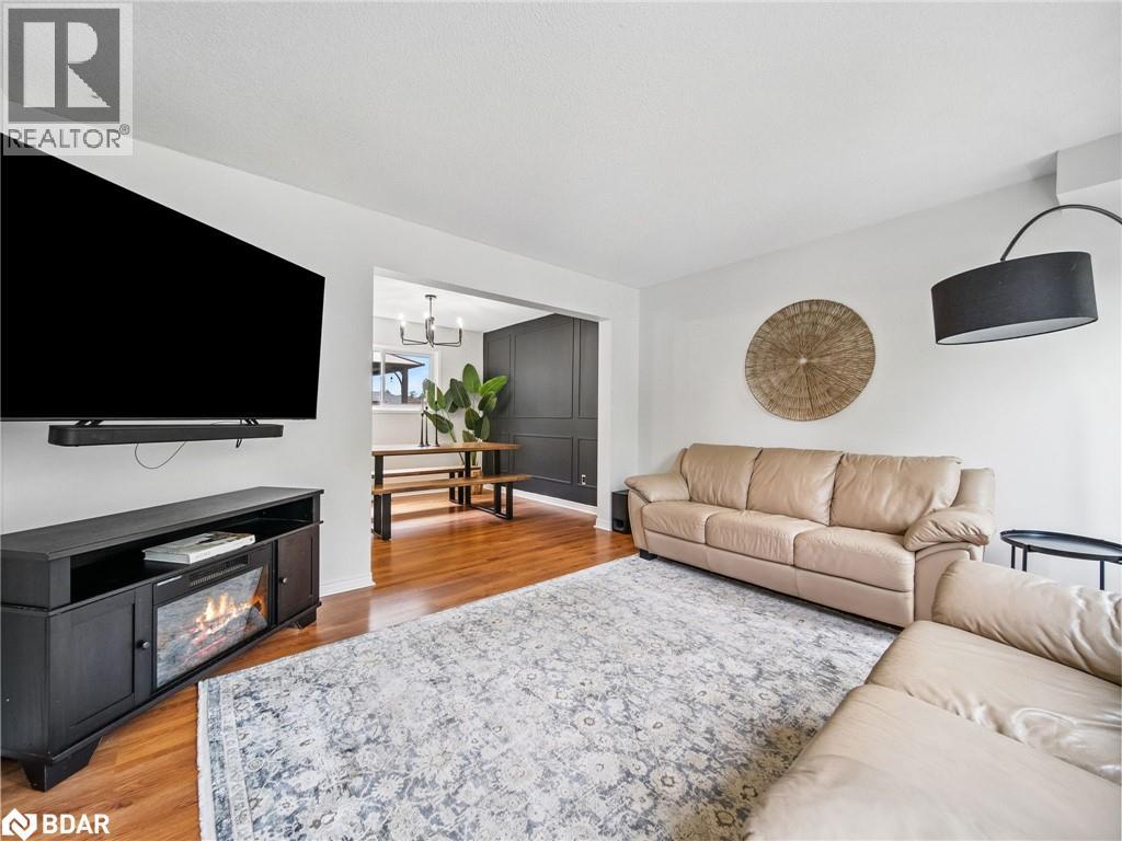 Photo 16 of 8 Darren Drive, Essa ON