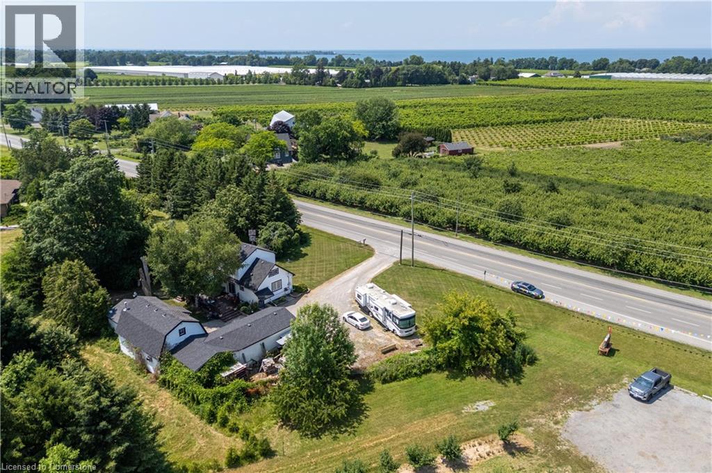 Photo 34 of 649 Lakeshore Road, Niagaraonthelake ON