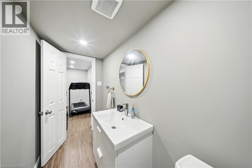 Photo 41 of 22 Madonna Drive, Hamilton ON