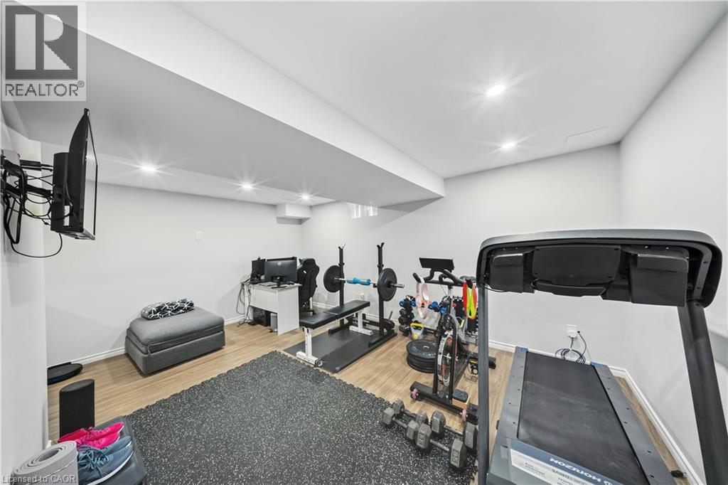 Photo 37 of 22 Madonna Drive, Hamilton ON