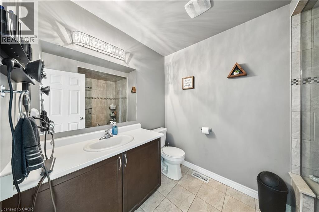 Photo 6 of 22 Madonna Drive, Hamilton ON