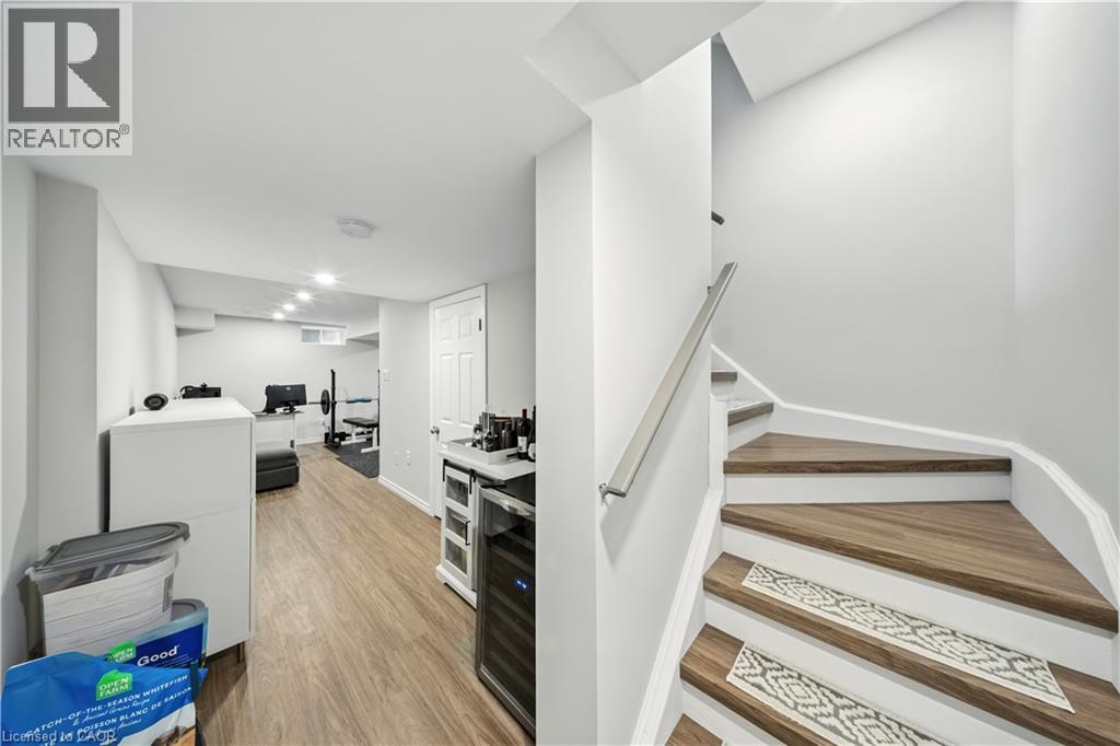 Photo 34 of 22 Madonna Drive, Hamilton ON