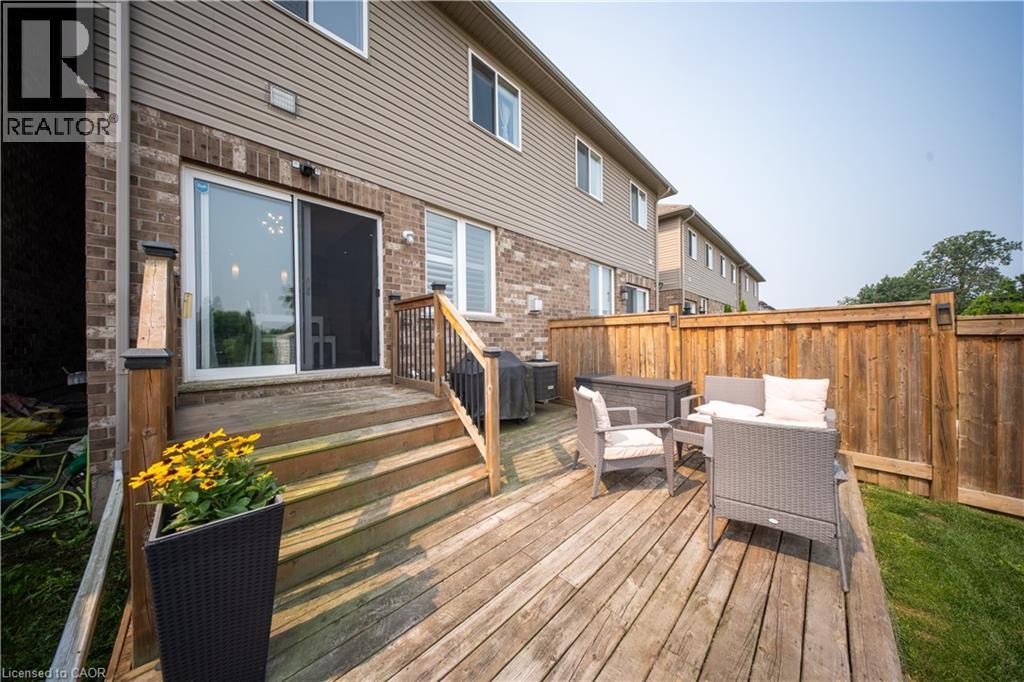 Photo 8 of 22 Madonna Drive, Hamilton ON