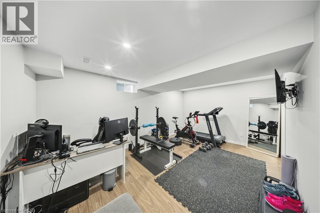Photo 36 of 22 Madonna Drive, Hamilton ON