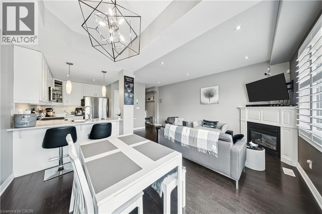 Photo 7 of 22 Madonna Drive, Hamilton ON
