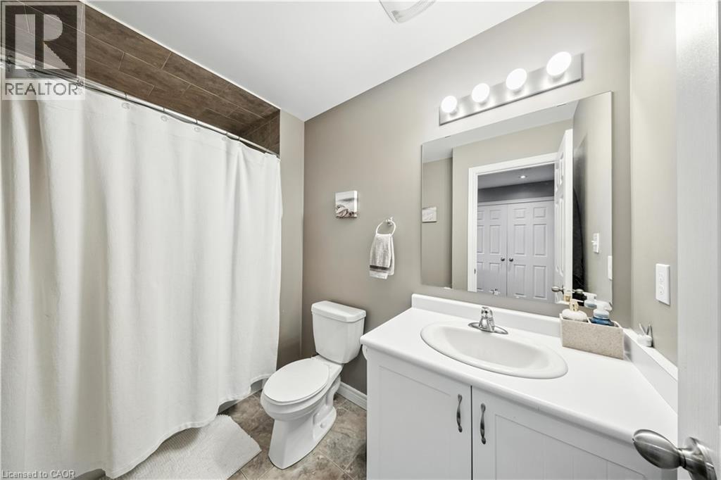 Photo 44 of 22 Madonna Drive, Hamilton ON
