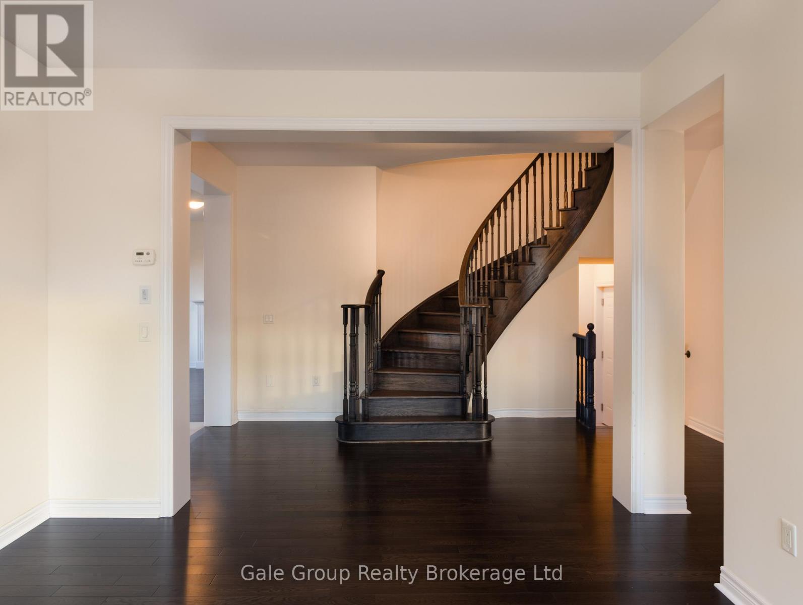 Photo 6 of 200 Harcourt Crescent S, Woodstock ON