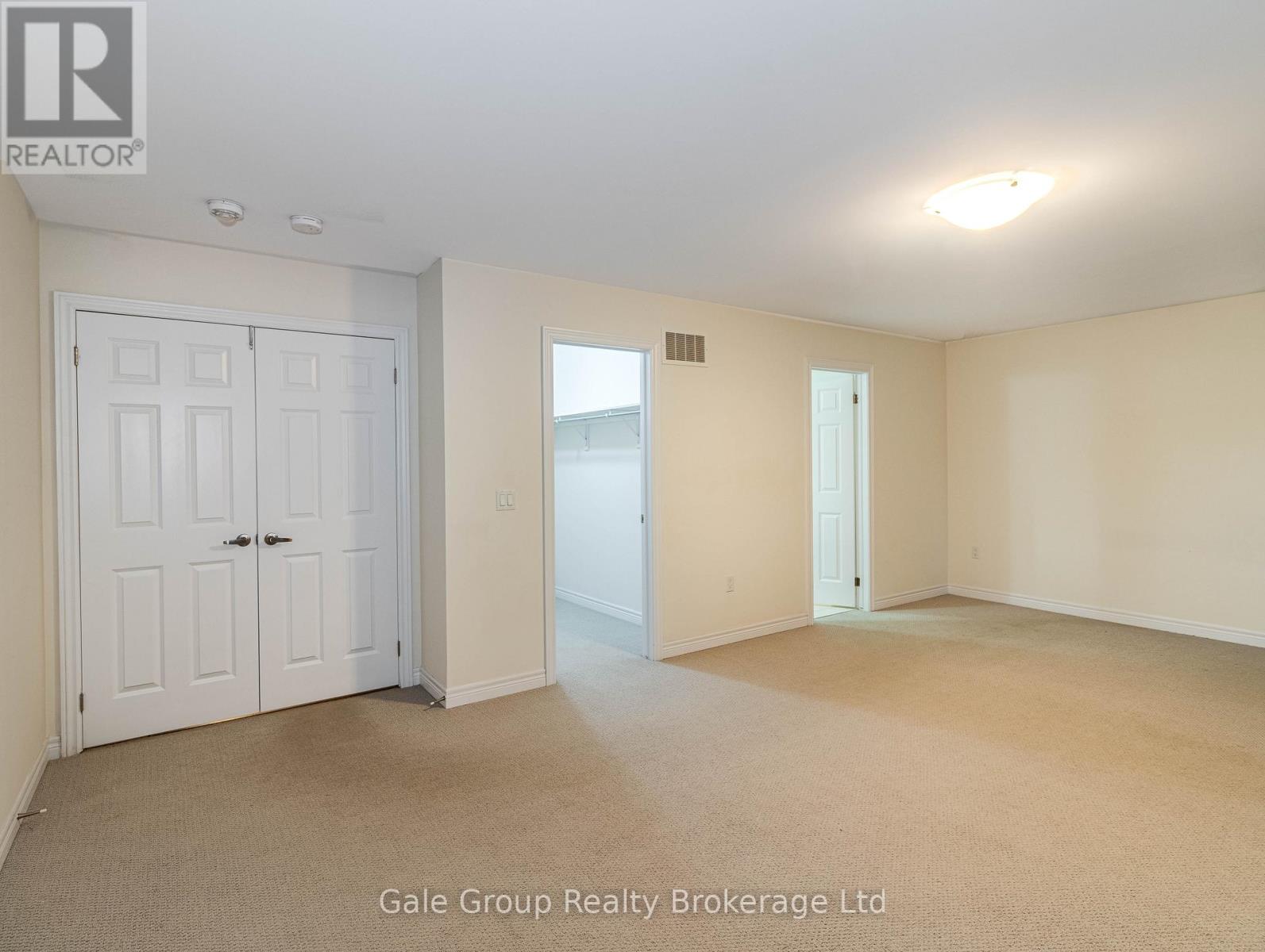 Photo 32 of 200 Harcourt Crescent S, Woodstock ON