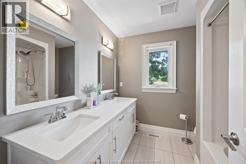 Photo 26 of 225 Elsworth, Lasalle ON
