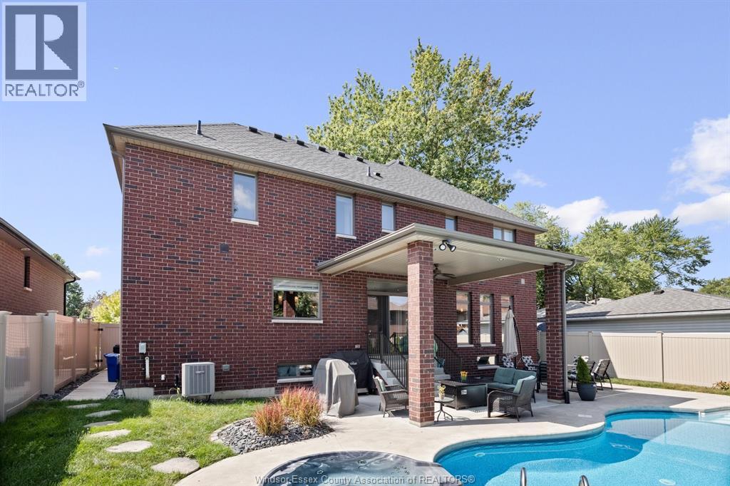 Photo 12 of 225 Elsworth, Lasalle ON