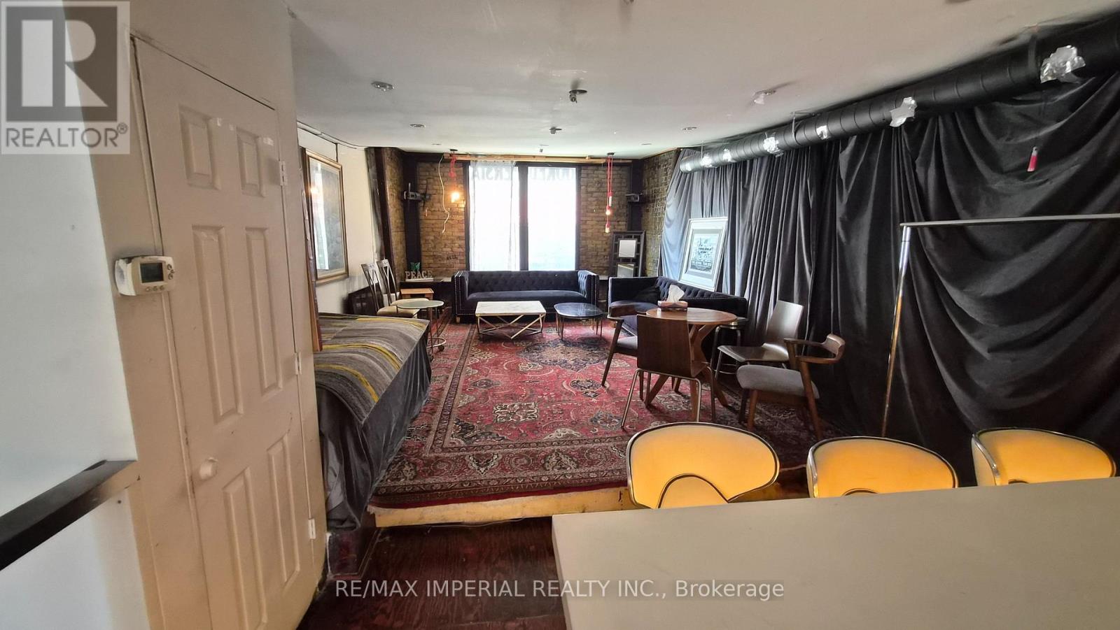 Photo 11 of 287 Dundas Street W, Toronto ON