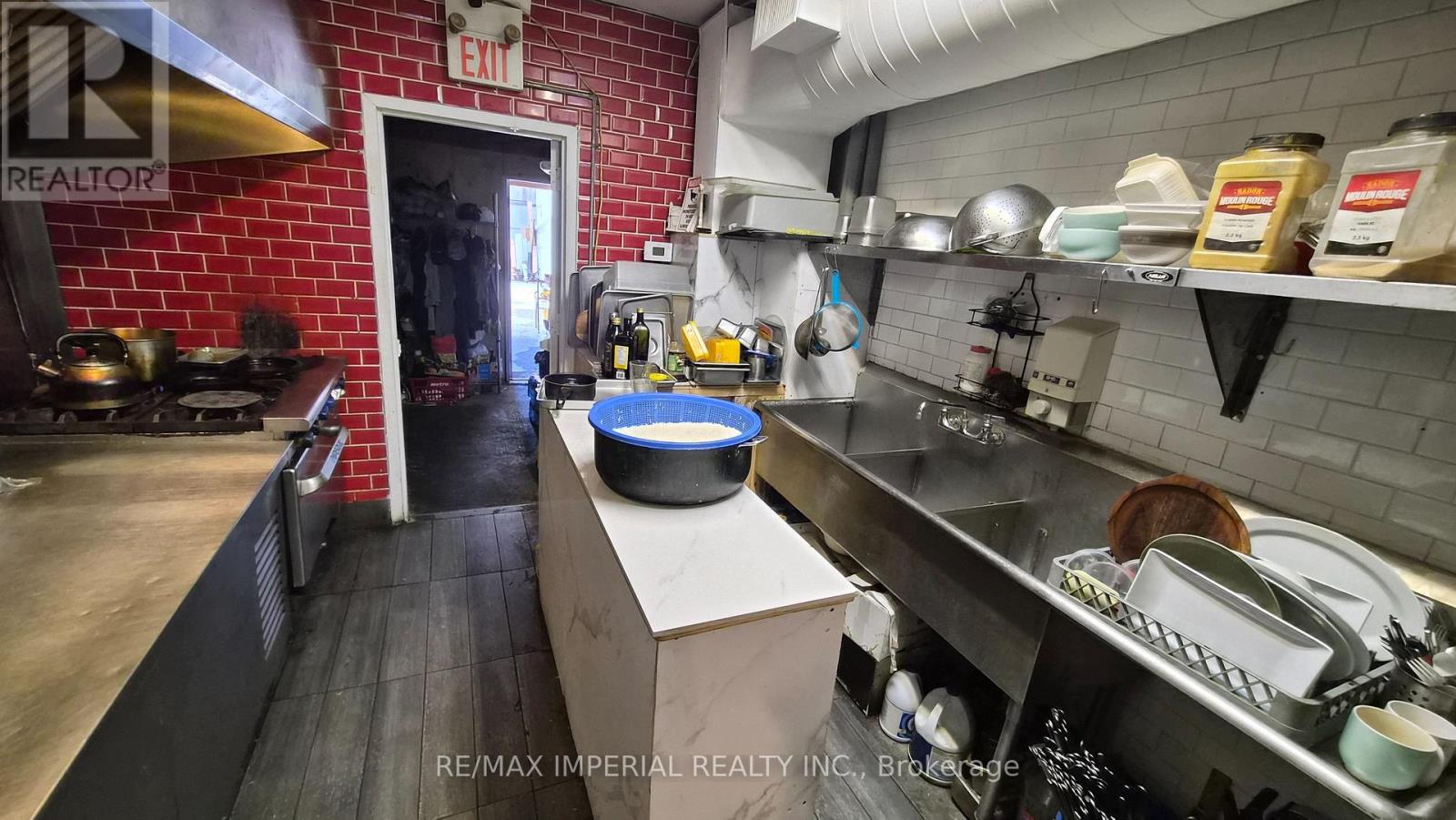 Photo 15 of 287 Dundas Street W, Toronto ON