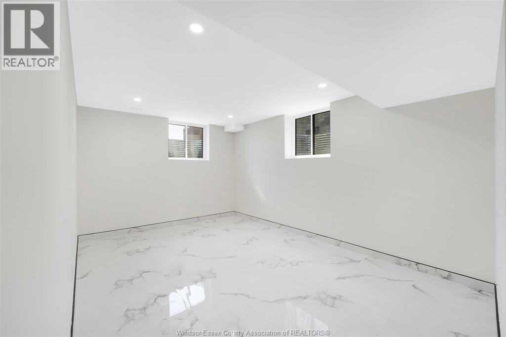 Photo 3 of 3546 Hallee Unit Lower Unit, Windsor ON