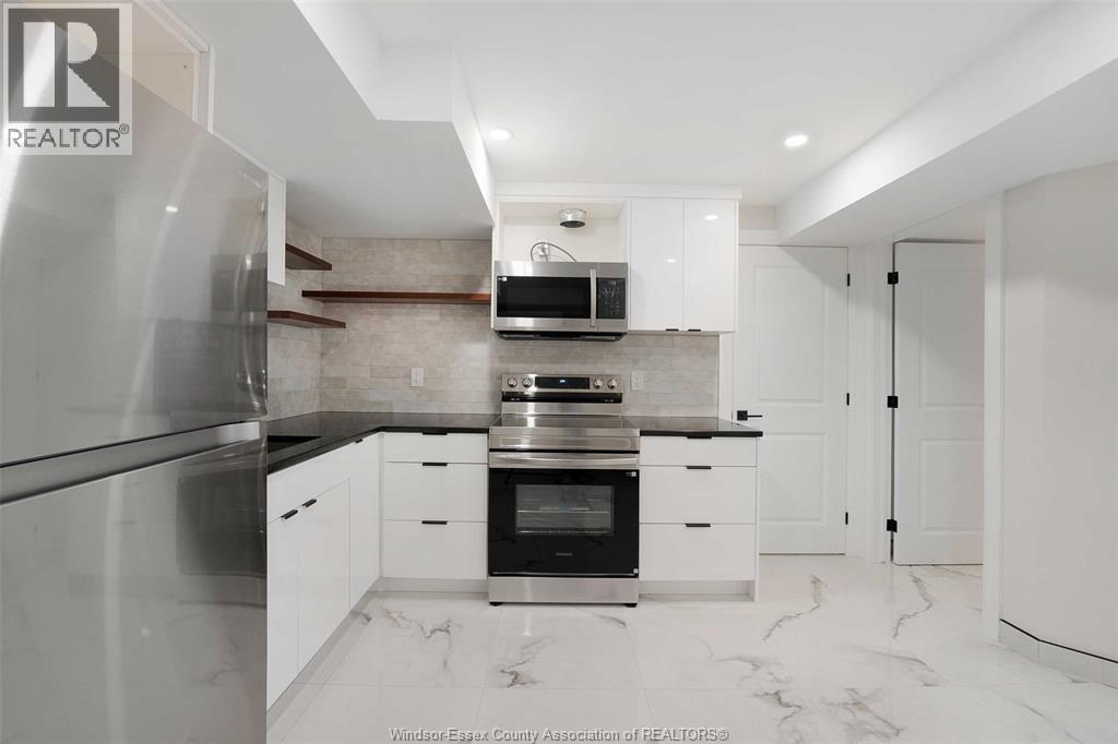 Photo 4 of 3546 Hallee Unit Lower Unit, Windsor ON