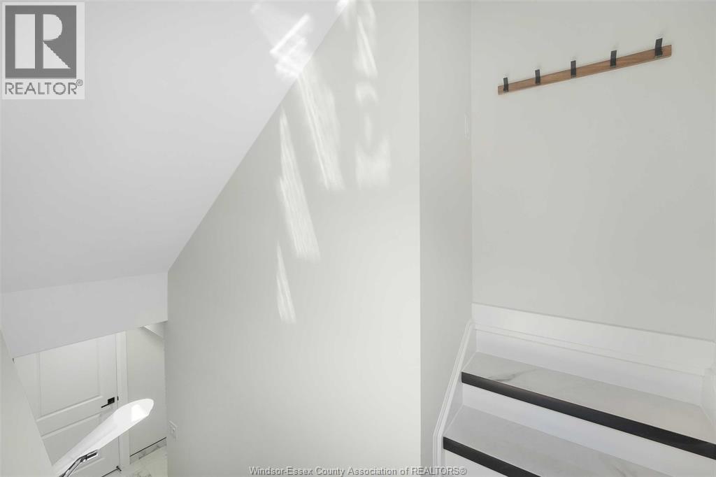 Photo 5 of 3546 Hallee Unit Lower Unit, Windsor ON