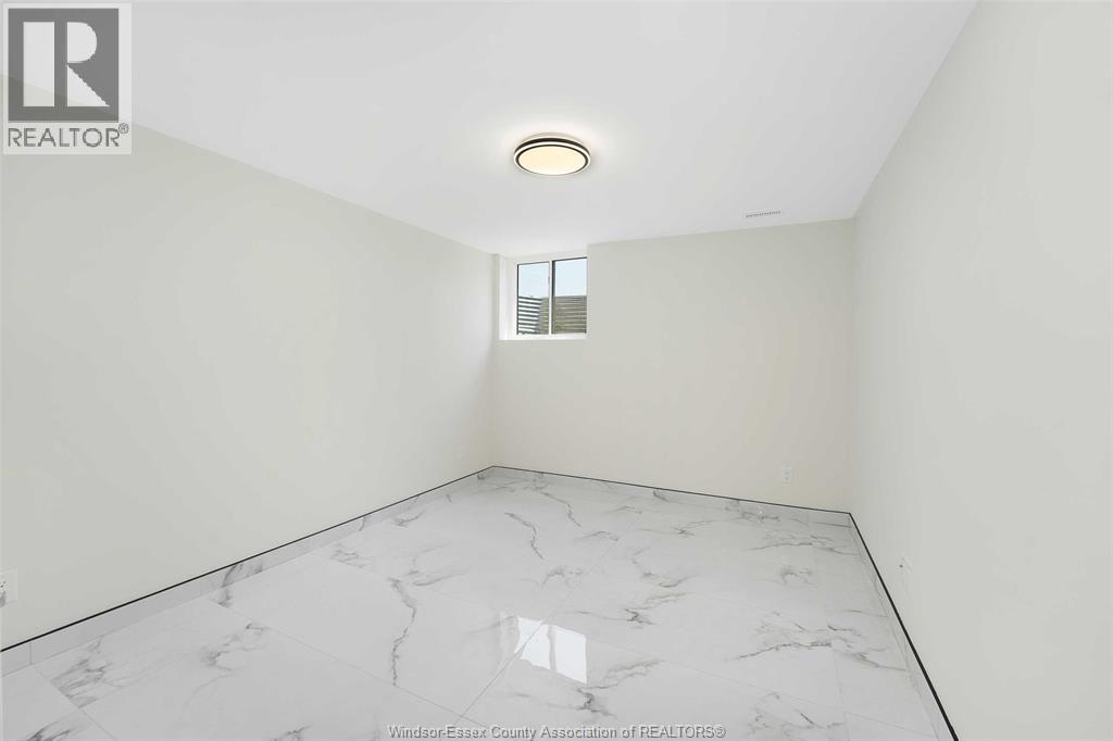 Photo 8 of 3546 Hallee Unit Lower Unit, Windsor ON