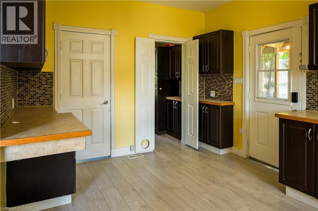 Photo 8 of 73 Brock Street, Woodstock ON