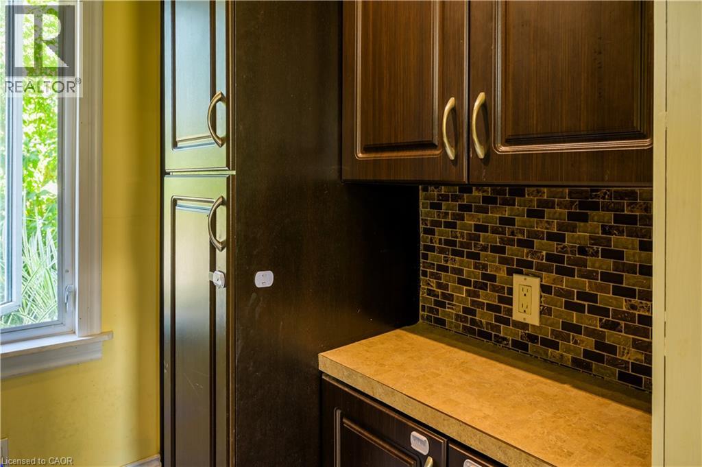 Photo 10 of 73 Brock Street, Woodstock ON
