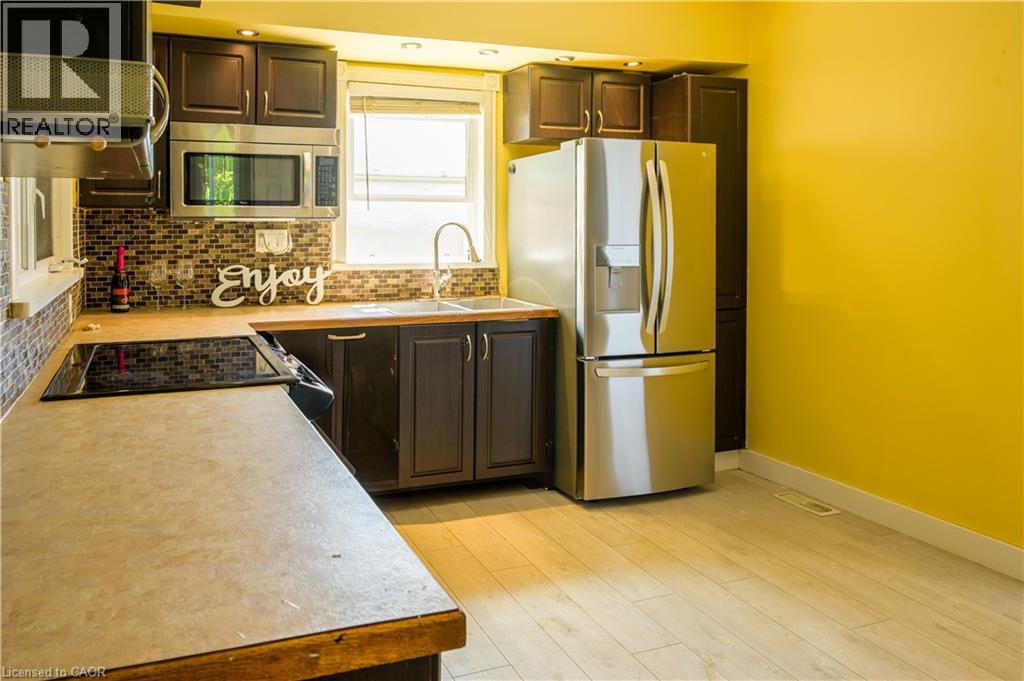 Photo 6 of 73 Brock Street, Woodstock ON