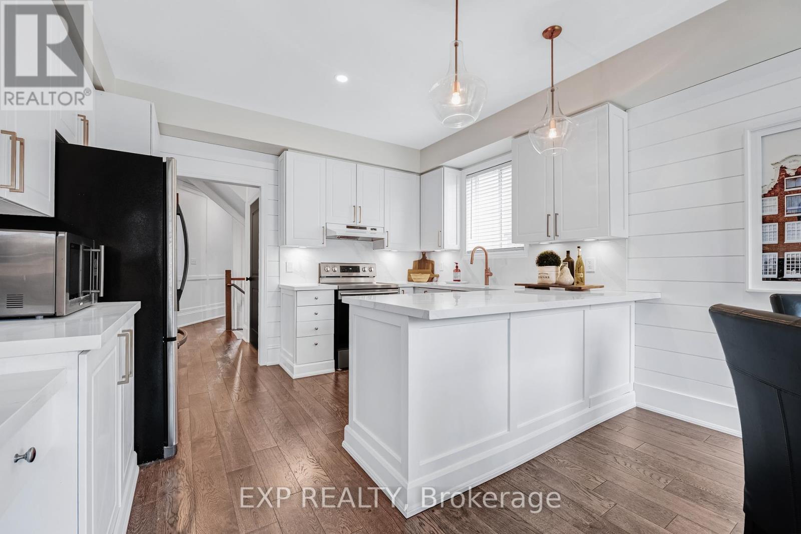 Photo 46 of 184 Cachet Boulevard, Whitby ON