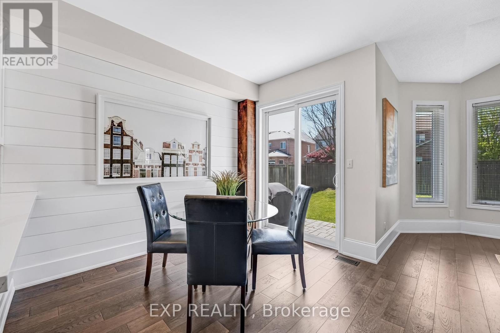 Photo 5 of 184 Cachet Boulevard, Whitby ON