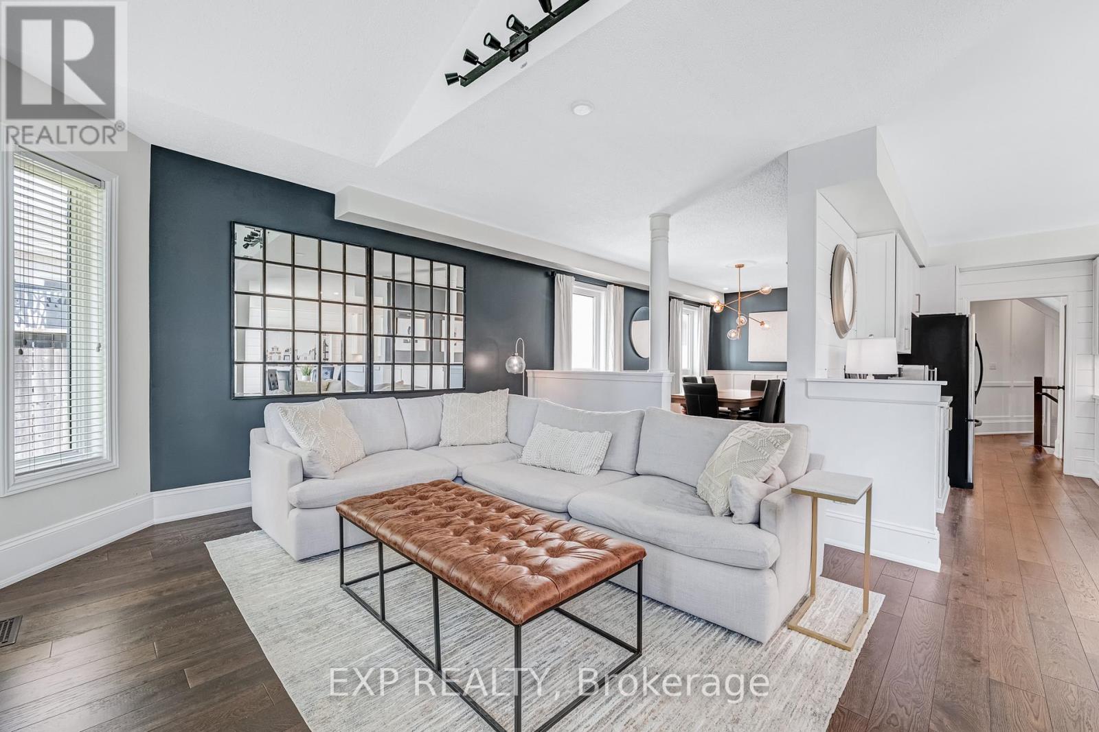 Photo 32 of 184 Cachet Boulevard, Whitby ON