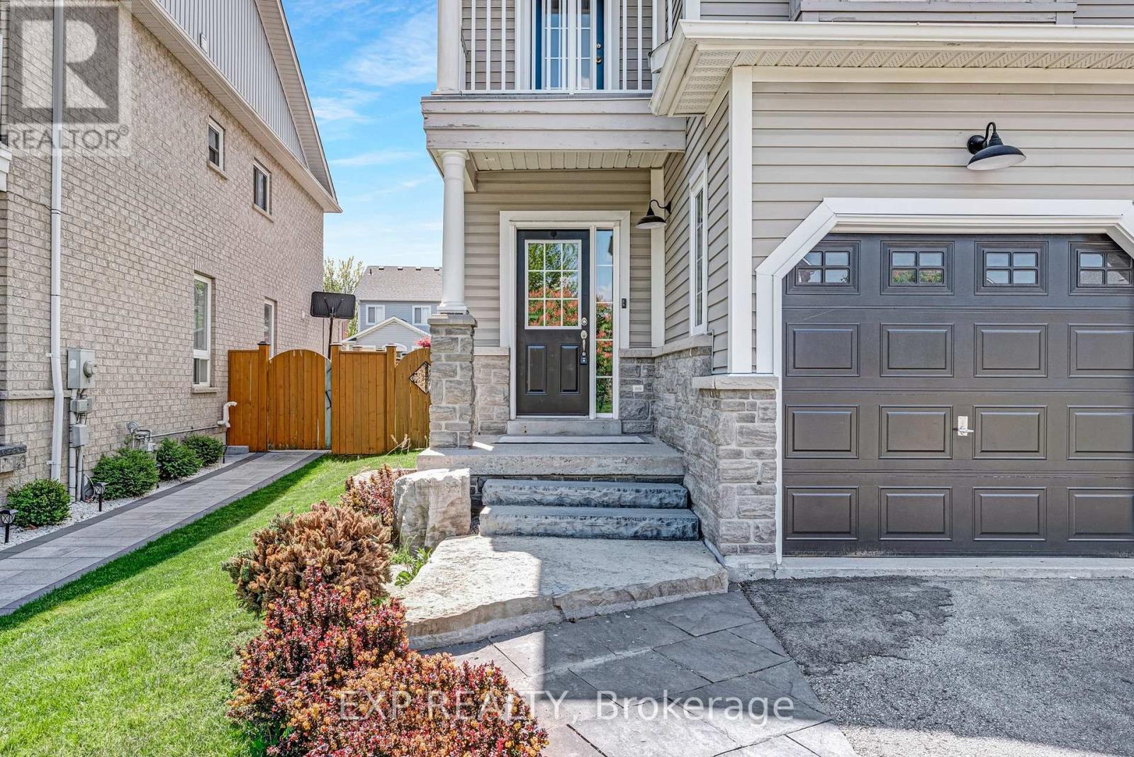Photo 10 of 184 Cachet Boulevard, Whitby ON