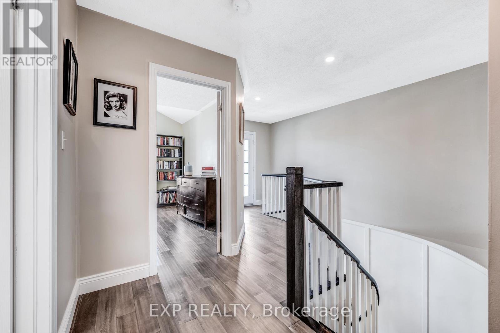 Photo 28 of 184 Cachet Boulevard, Whitby ON
