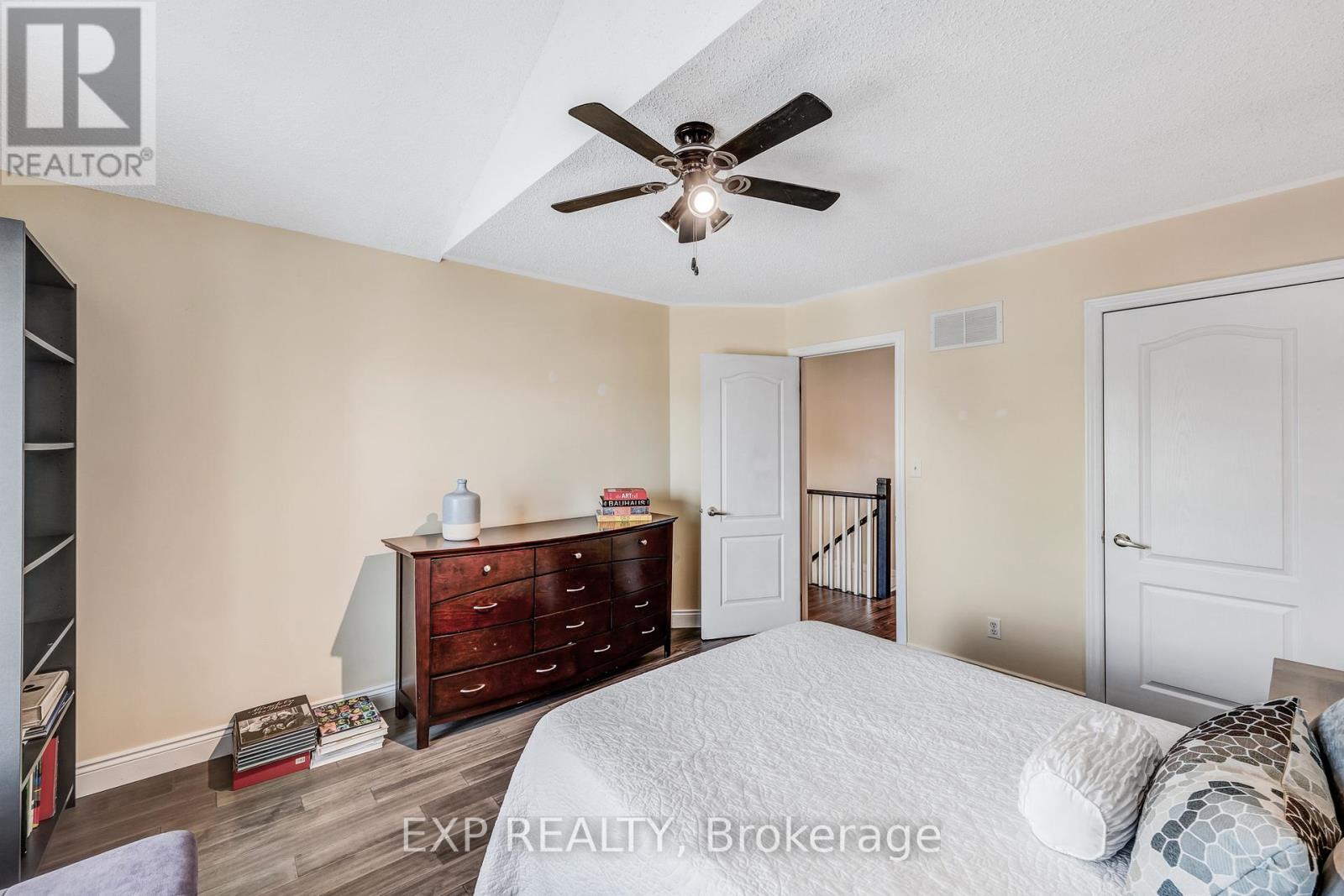 Photo 1 of 184 Cachet Boulevard, Whitby ON