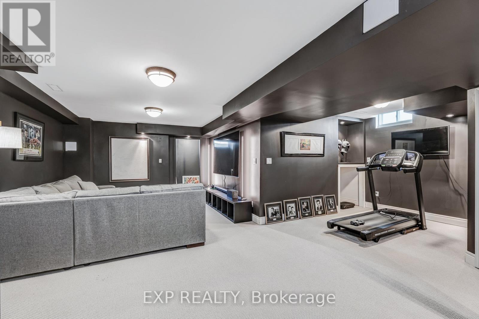 Photo 18 of 184 Cachet Boulevard, Whitby ON