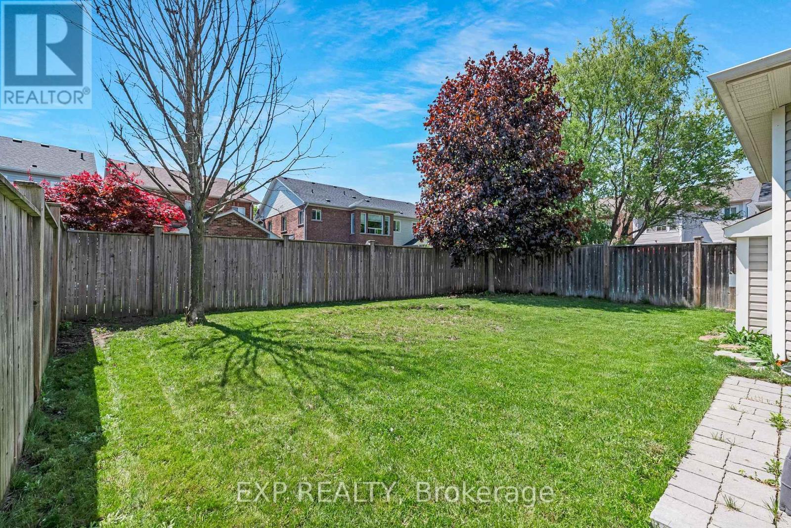 Photo 36 of 184 Cachet Boulevard, Whitby ON
