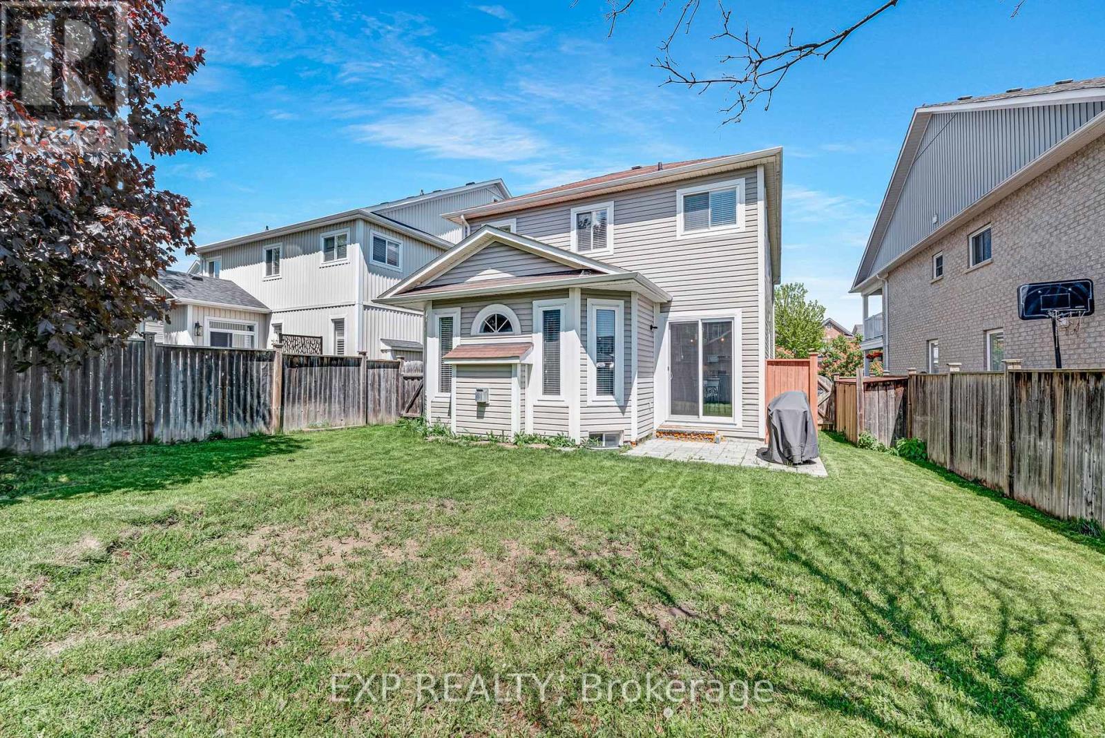 Photo 27 of 184 Cachet Boulevard, Whitby ON