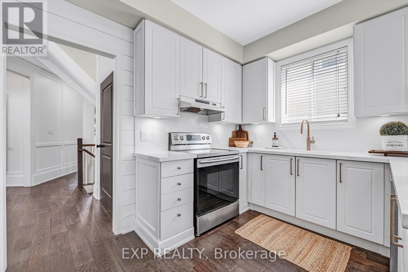Photo 30 of 184 Cachet Boulevard, Whitby ON