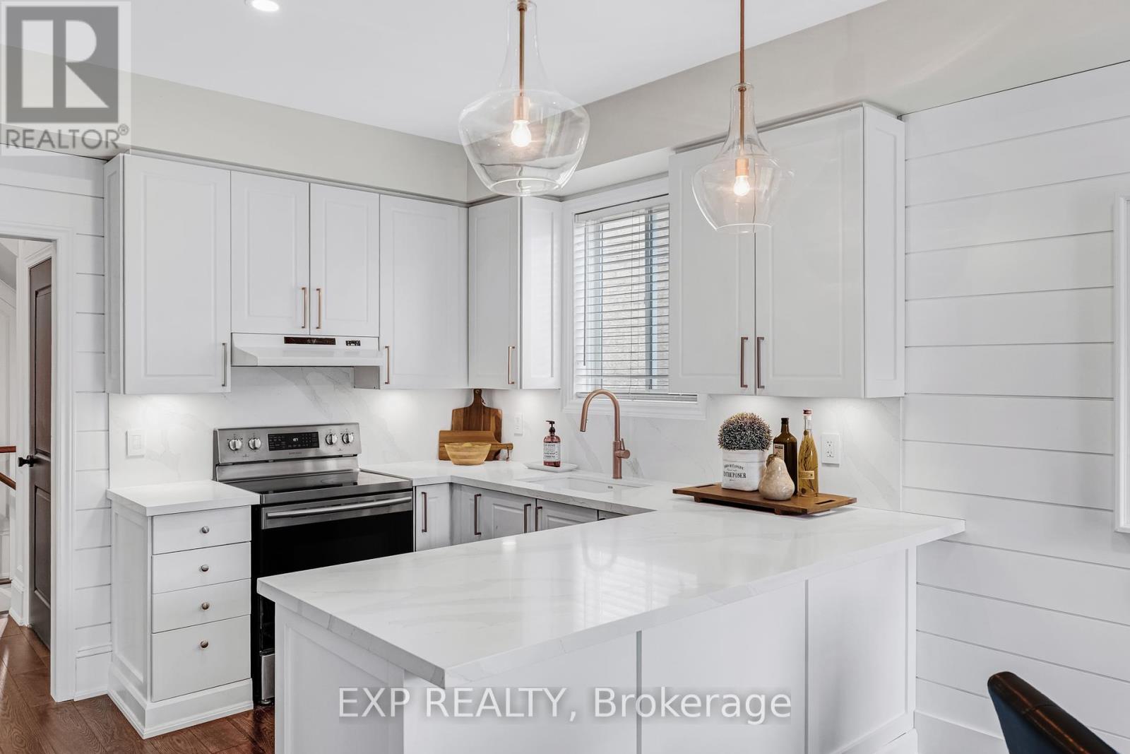 Photo 29 of 184 Cachet Boulevard, Whitby ON