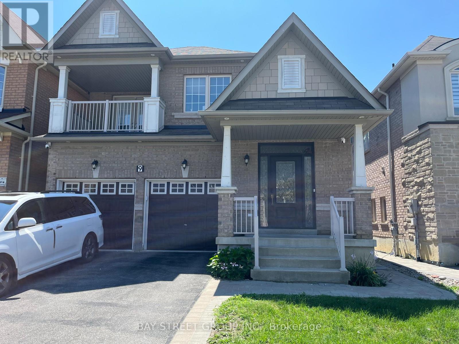 Photo 15 of 9 Beth Avenue, Richmond Hill ON