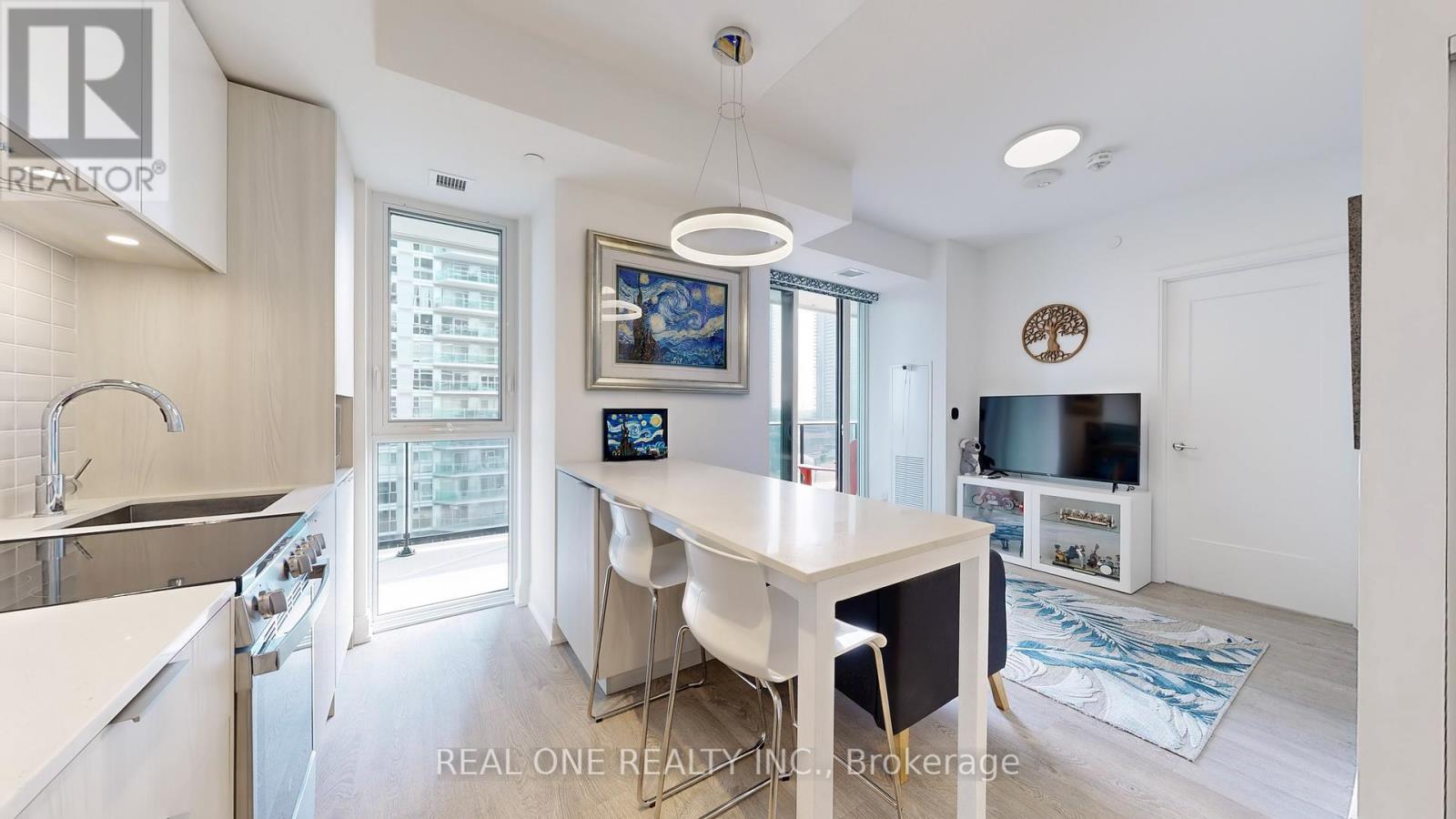 Photo 3 of 808 70 Annie Craig Drive, Toronto ON