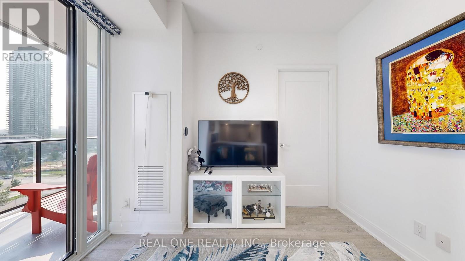 Photo 13 of 808 70 Annie Craig Drive, Toronto ON
