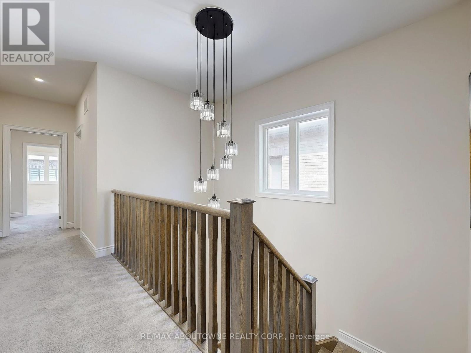 Photo 18 of 91 Hallaran Road, Oakville ON