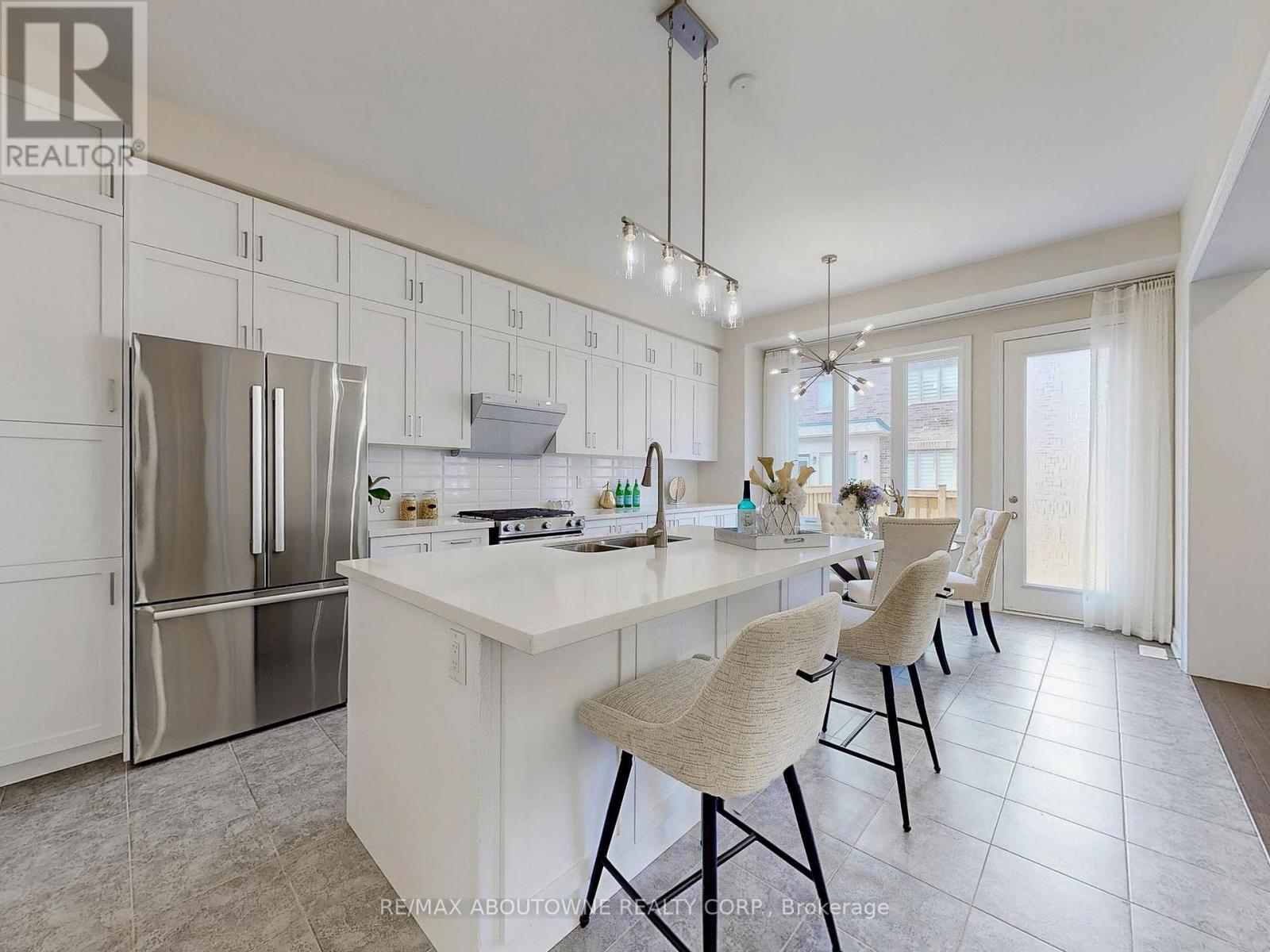 Photo 10 of 91 Hallaran Road, Oakville ON