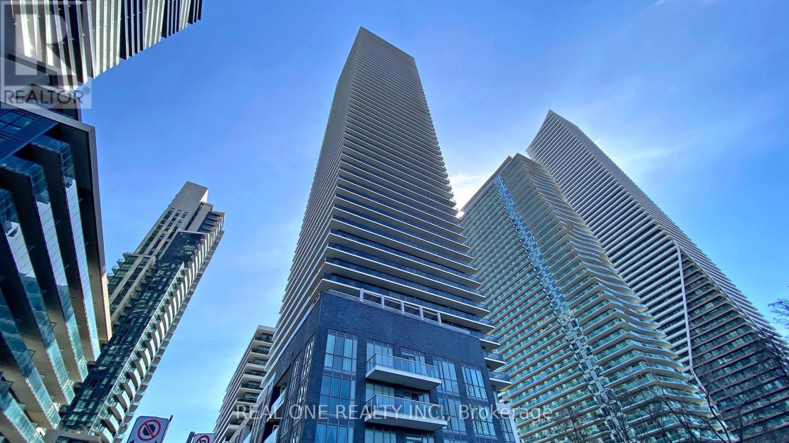 Photo 9 of 808 70 Annie Craig Drive, Toronto ON