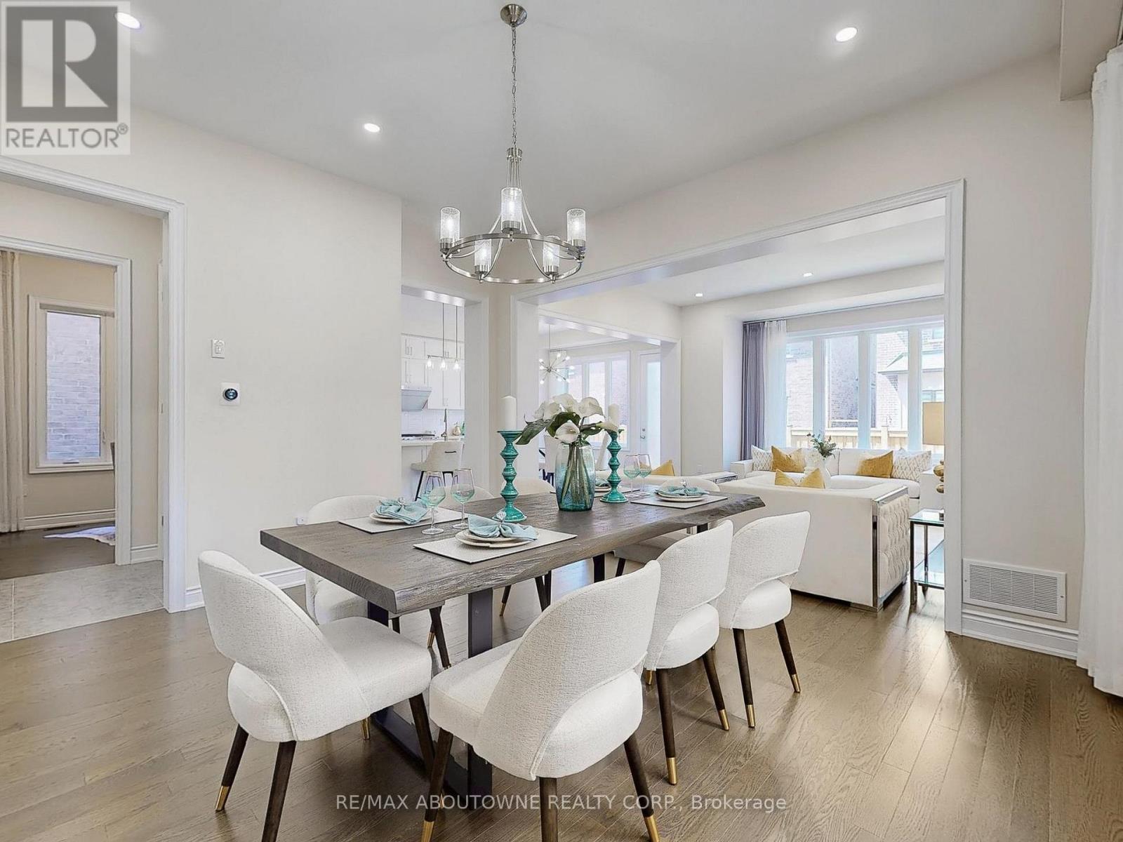 Photo 5 of 91 Hallaran Road, Oakville ON