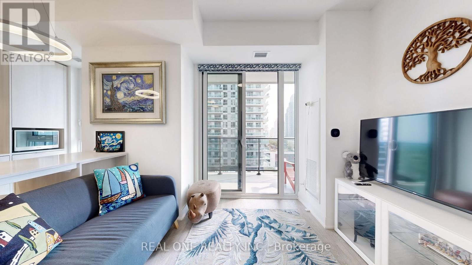 Photo 7 of 808 70 Annie Craig Drive, Toronto ON