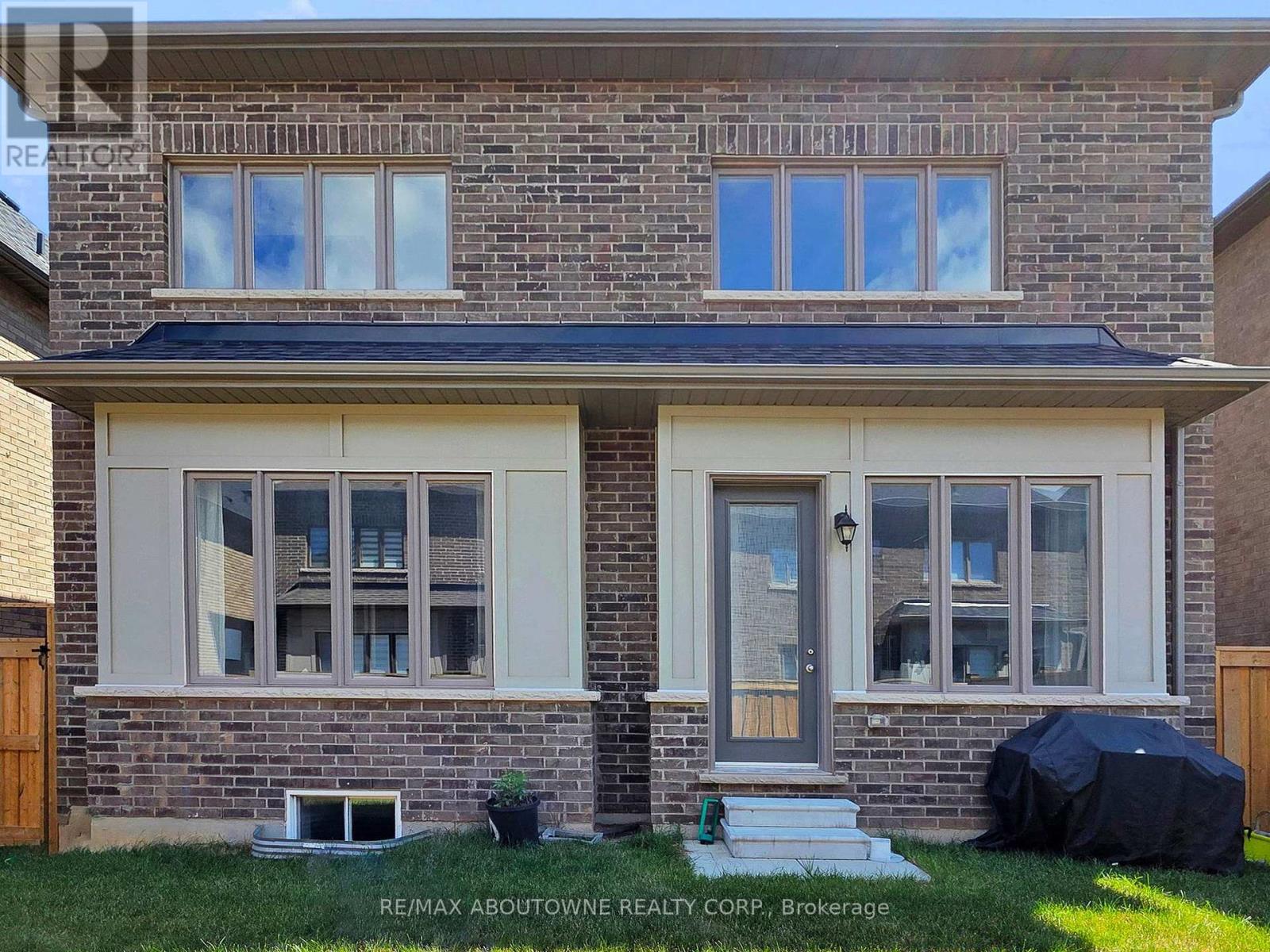 Photo 35 of 91 Hallaran Road, Oakville ON
