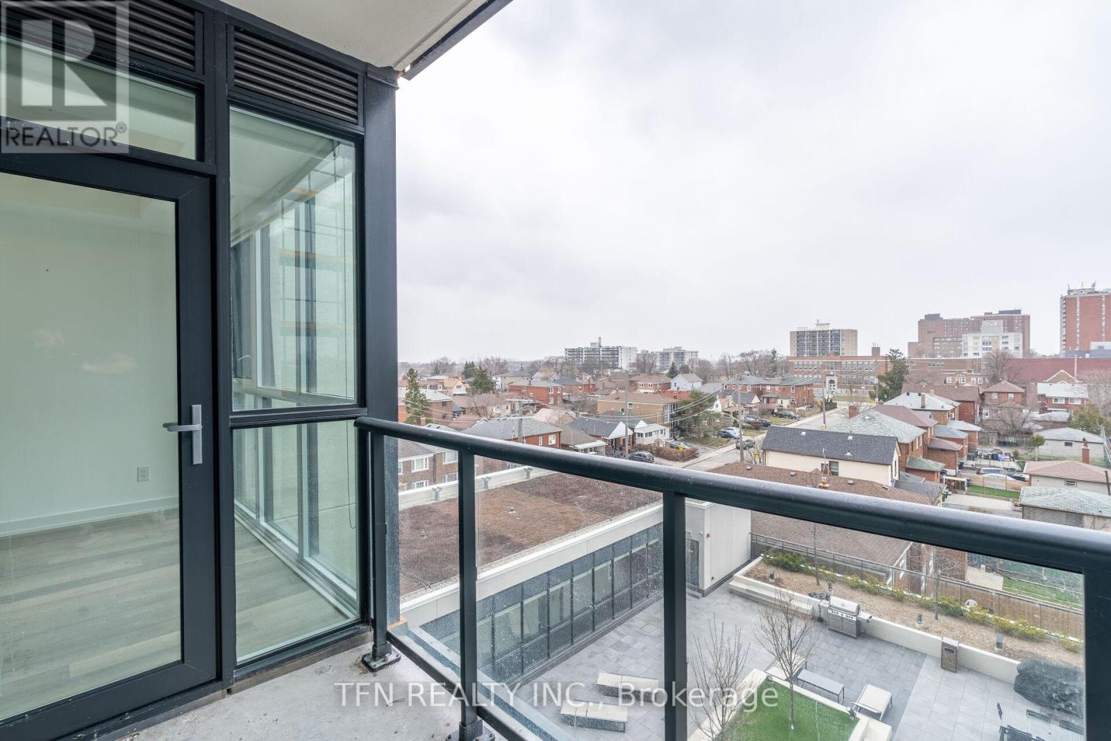 Photo 18 of 506 1603 Eglinton Avenue W, Toronto ON