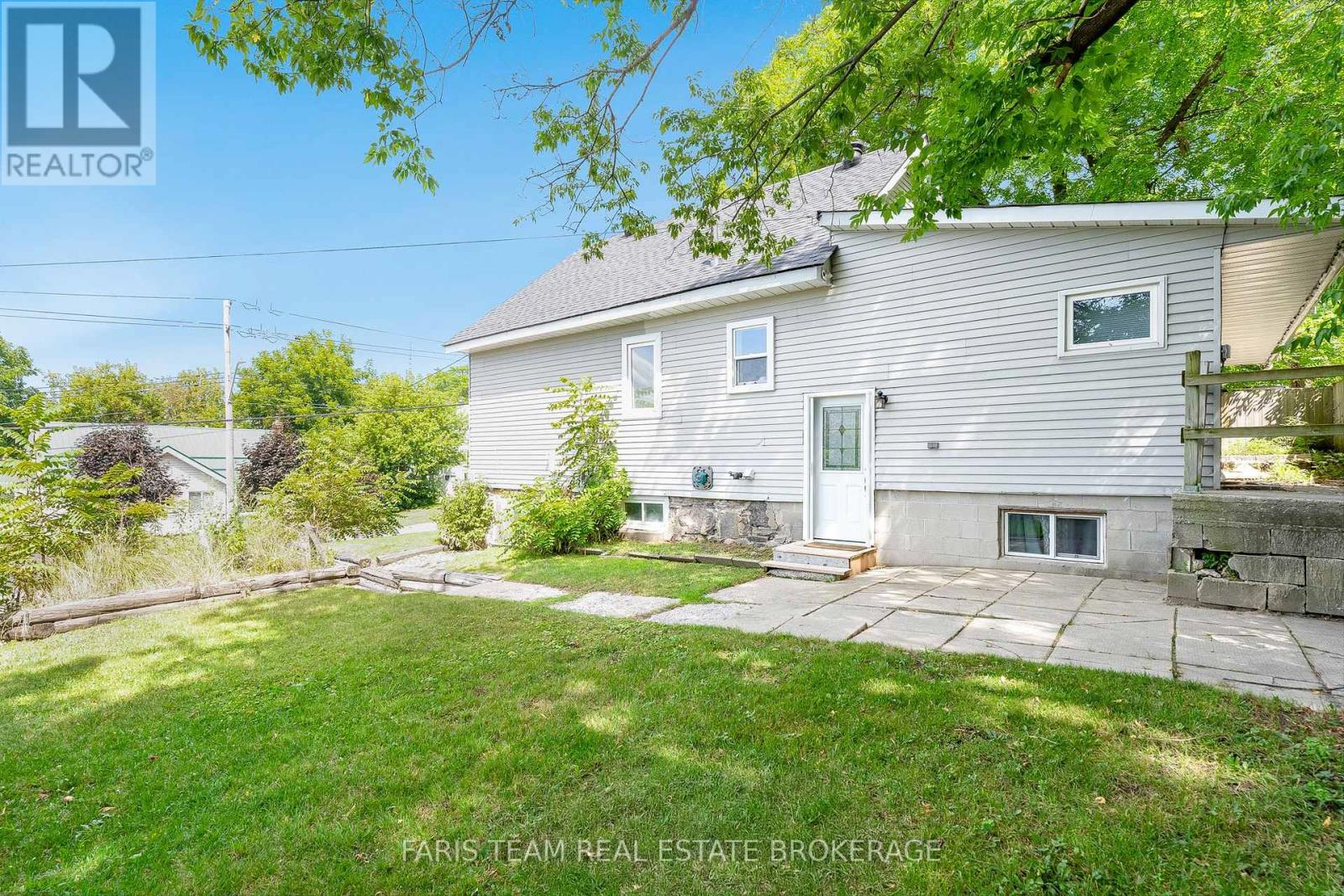 Photo 9 of 405 Bay Street, Midland ON
