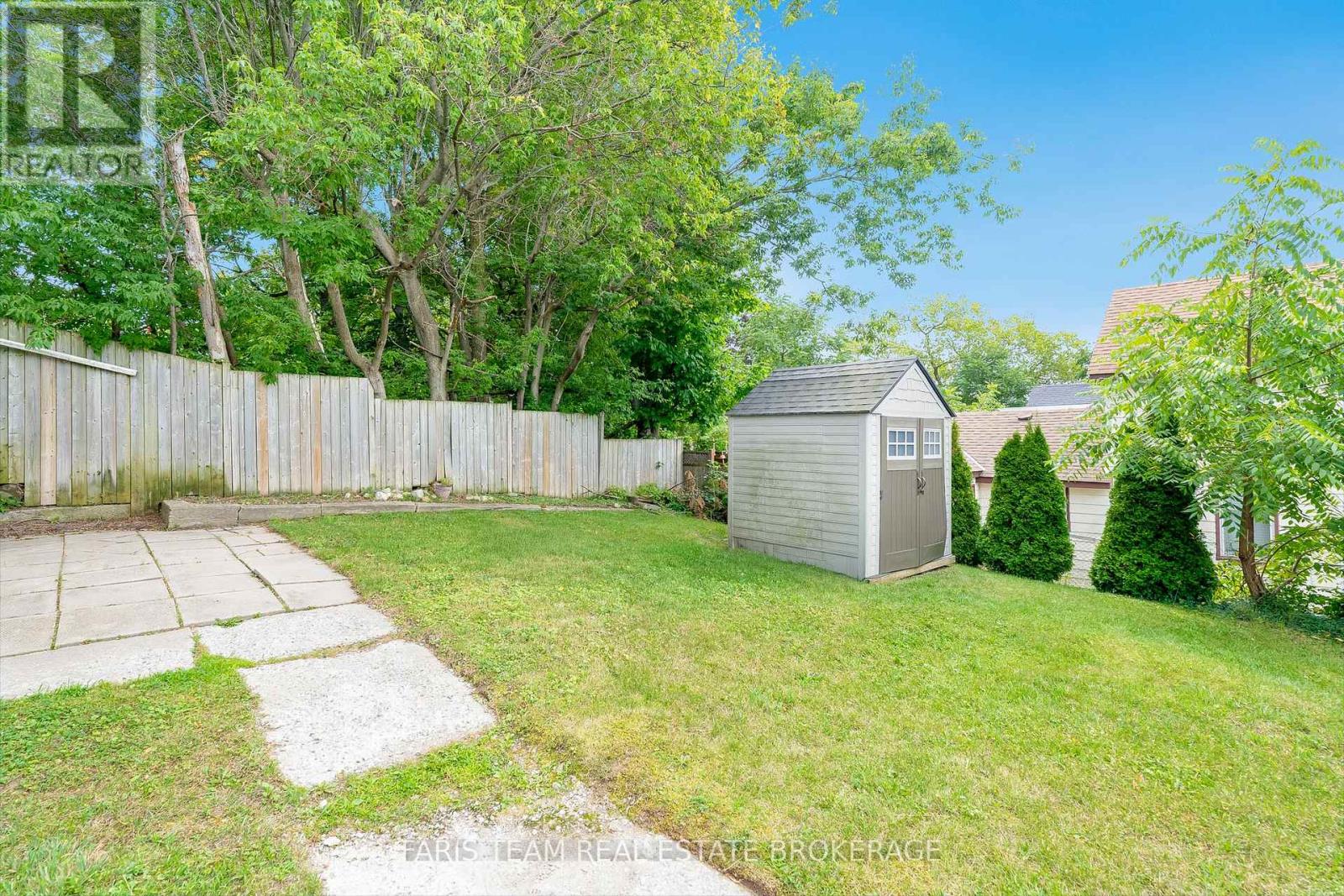 Photo 8 of 405 Bay Street, Midland ON