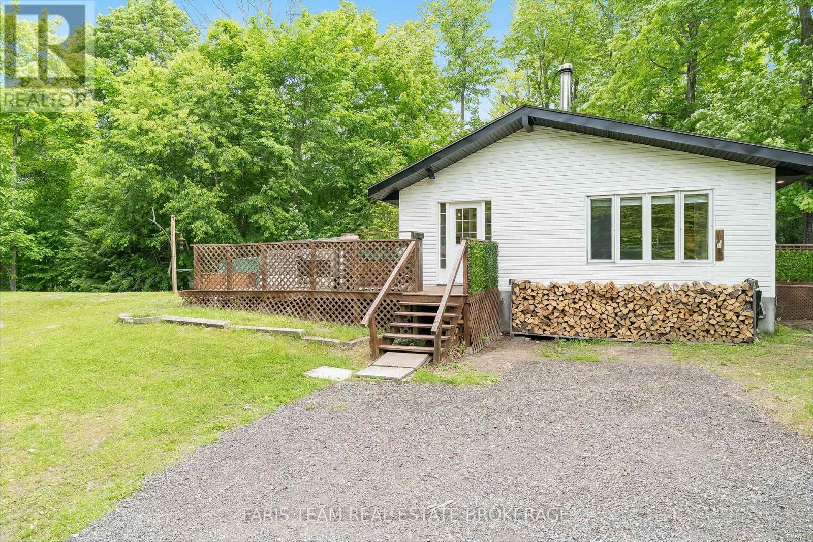 Photo 3 of 56 Meadows Avenue, Tay ON