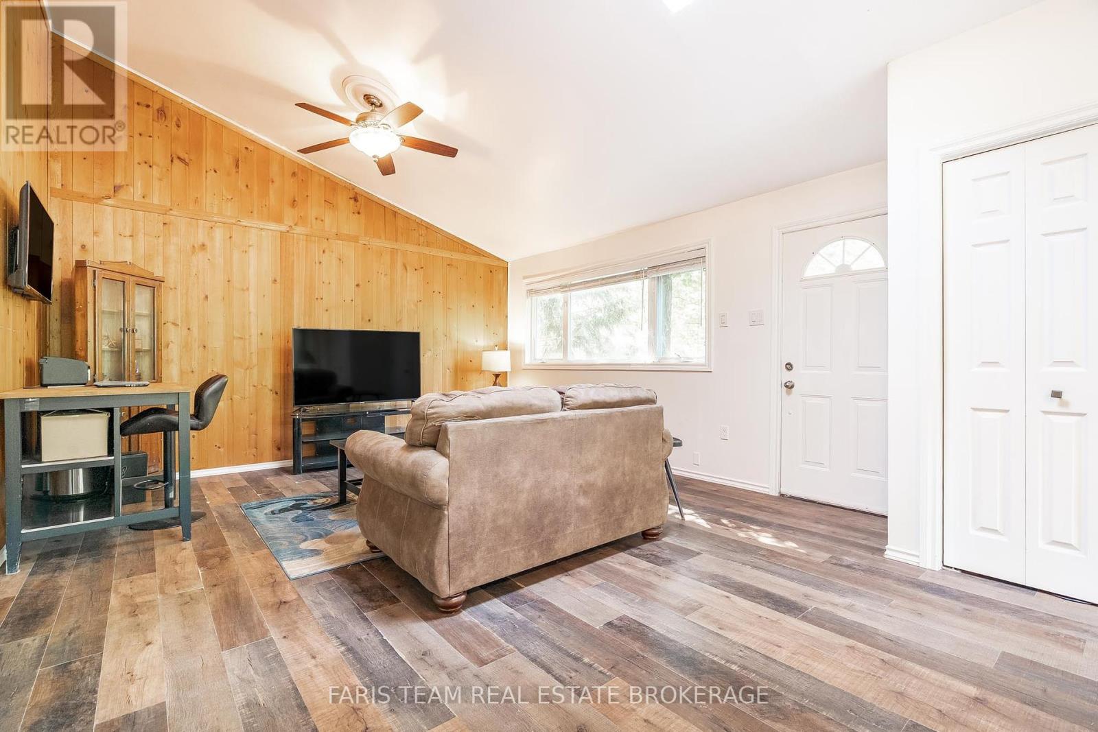 Photo 18 of 56 Meadows Avenue, Tay ON