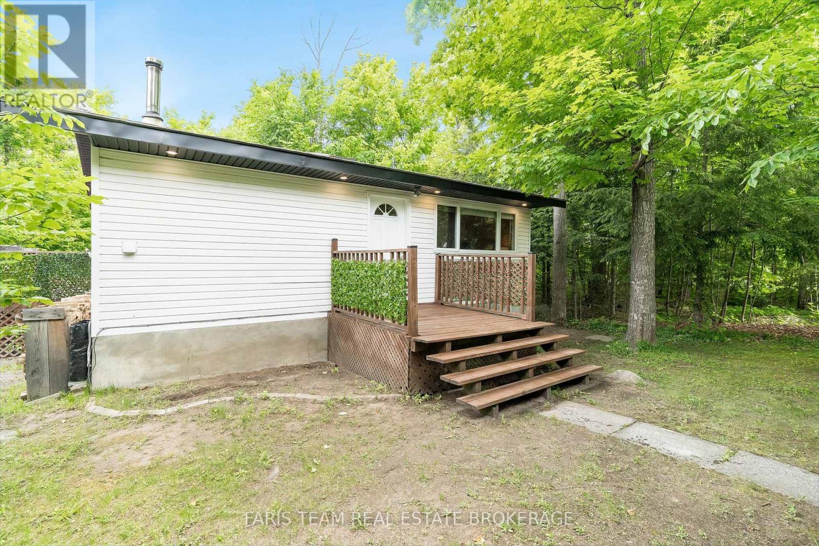 Photo 4 of 56 Meadows Avenue, Tay ON