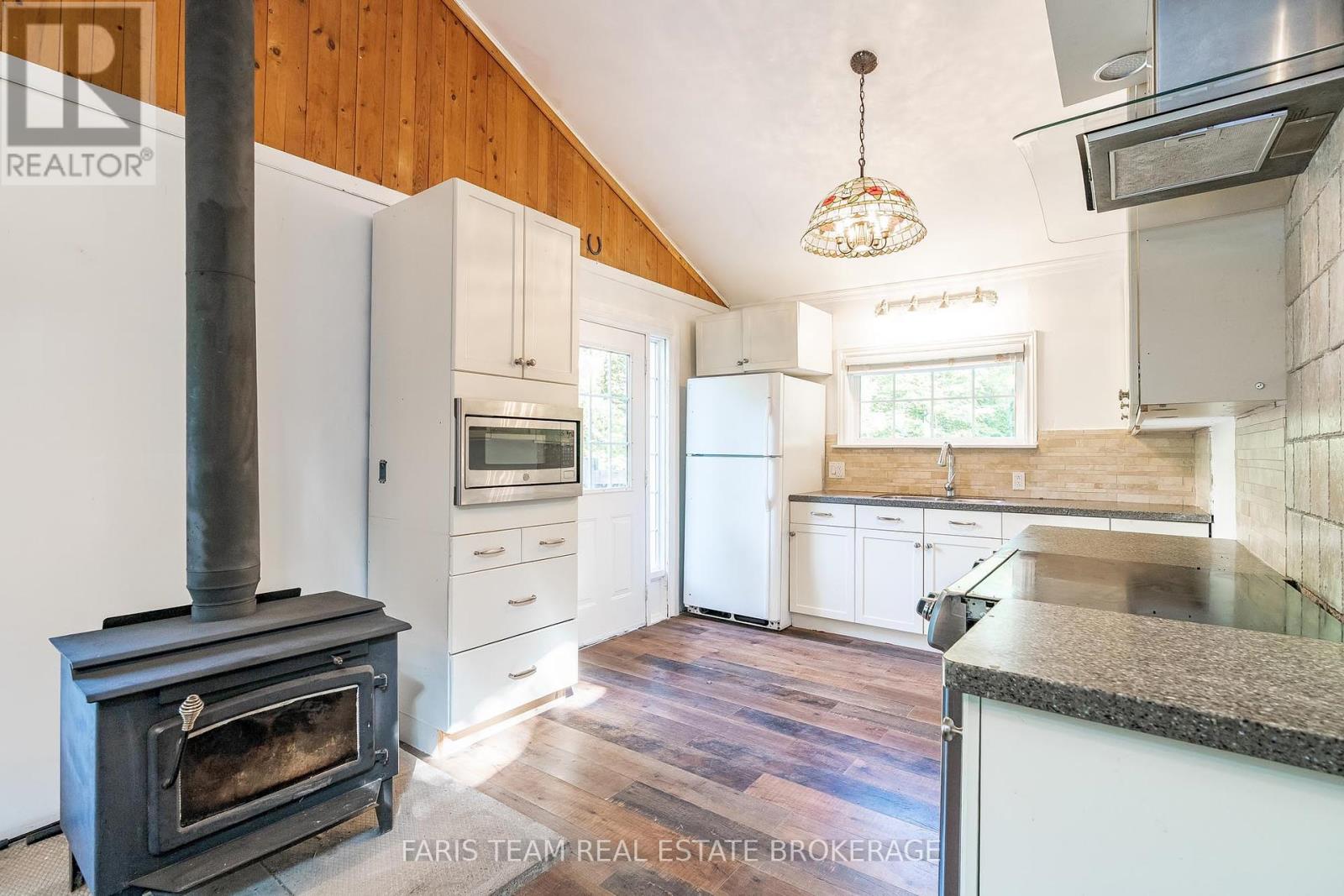Photo 12 of 56 Meadows Avenue, Tay ON
